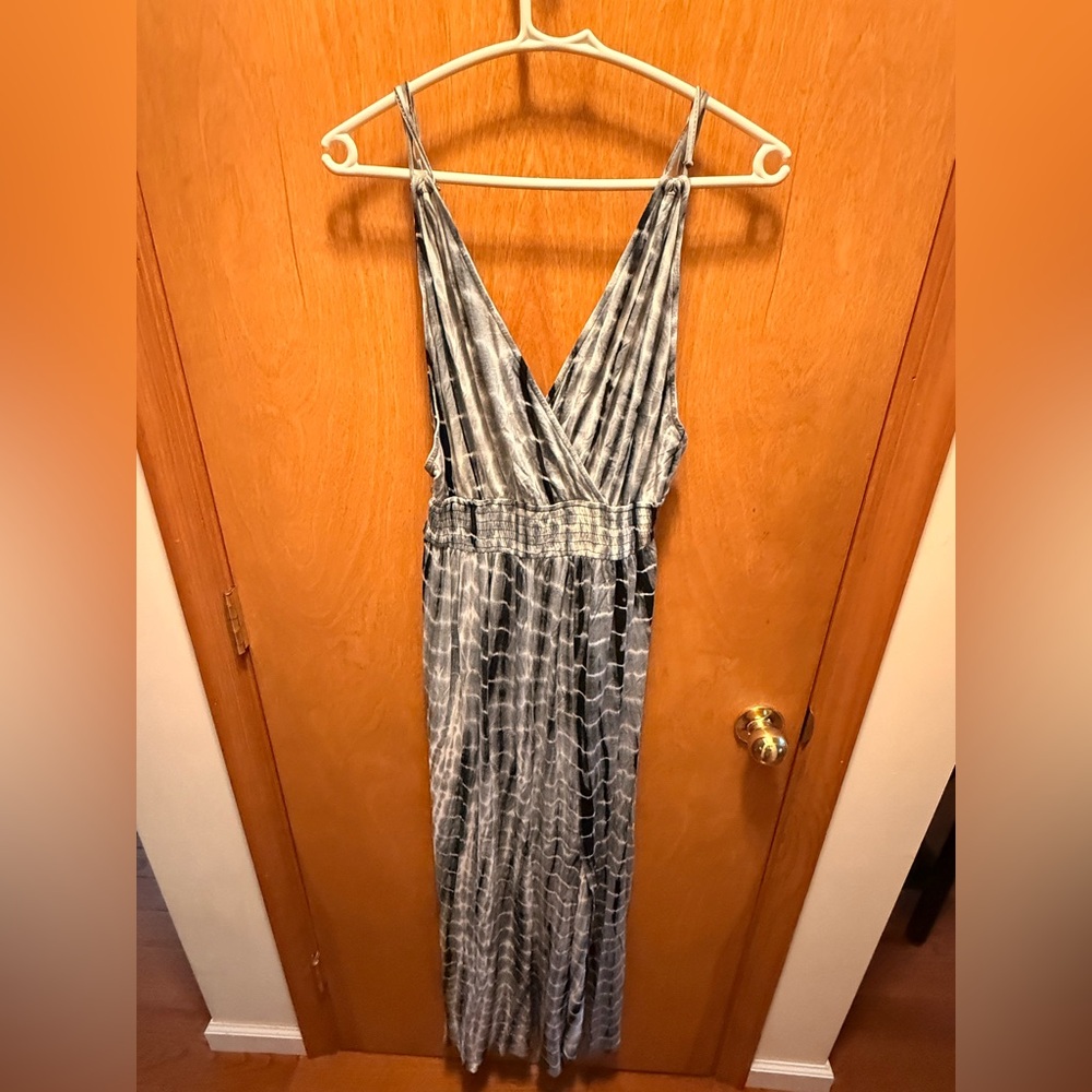Sleeveless V-Neck Maxi Dress in Slate Tie-Dye